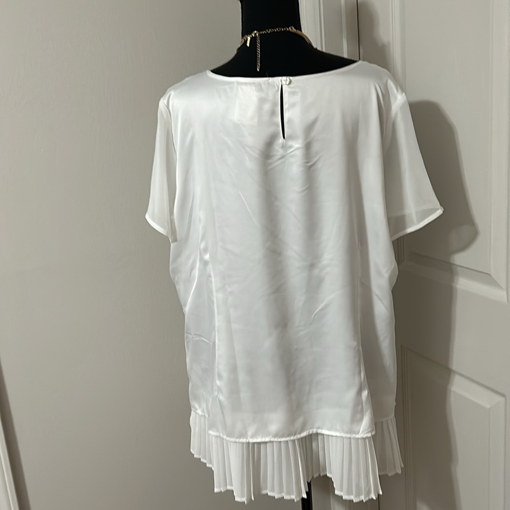 NWOT Tunic - Picture 4 of 5